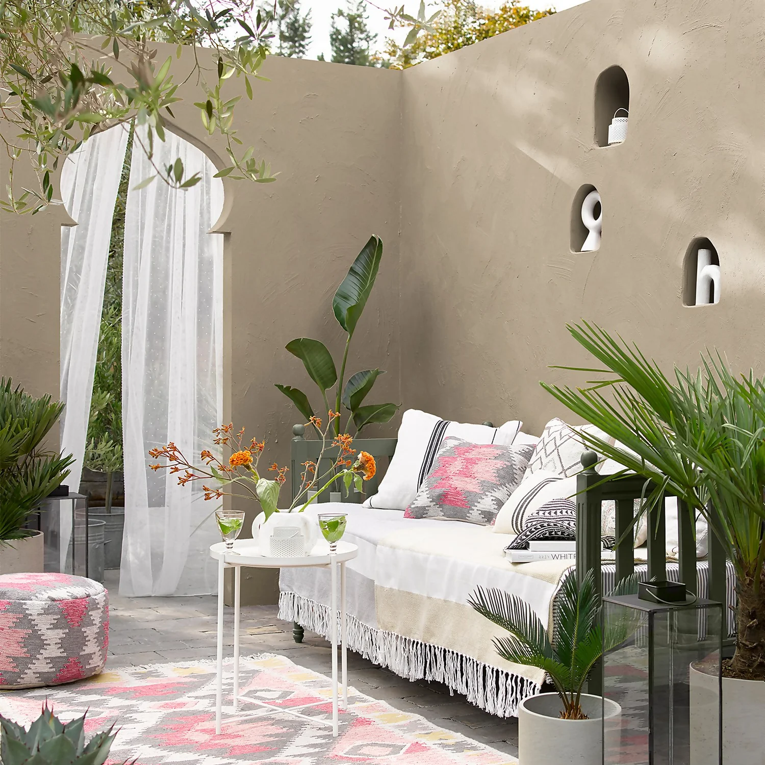 Sandtex® Ultra Smooth Masonry Paint Mid Stone - 2.5L 3 Sandtex® Ultra Smooth Masonry Paint Mid Stone - 2.5L - Image 3