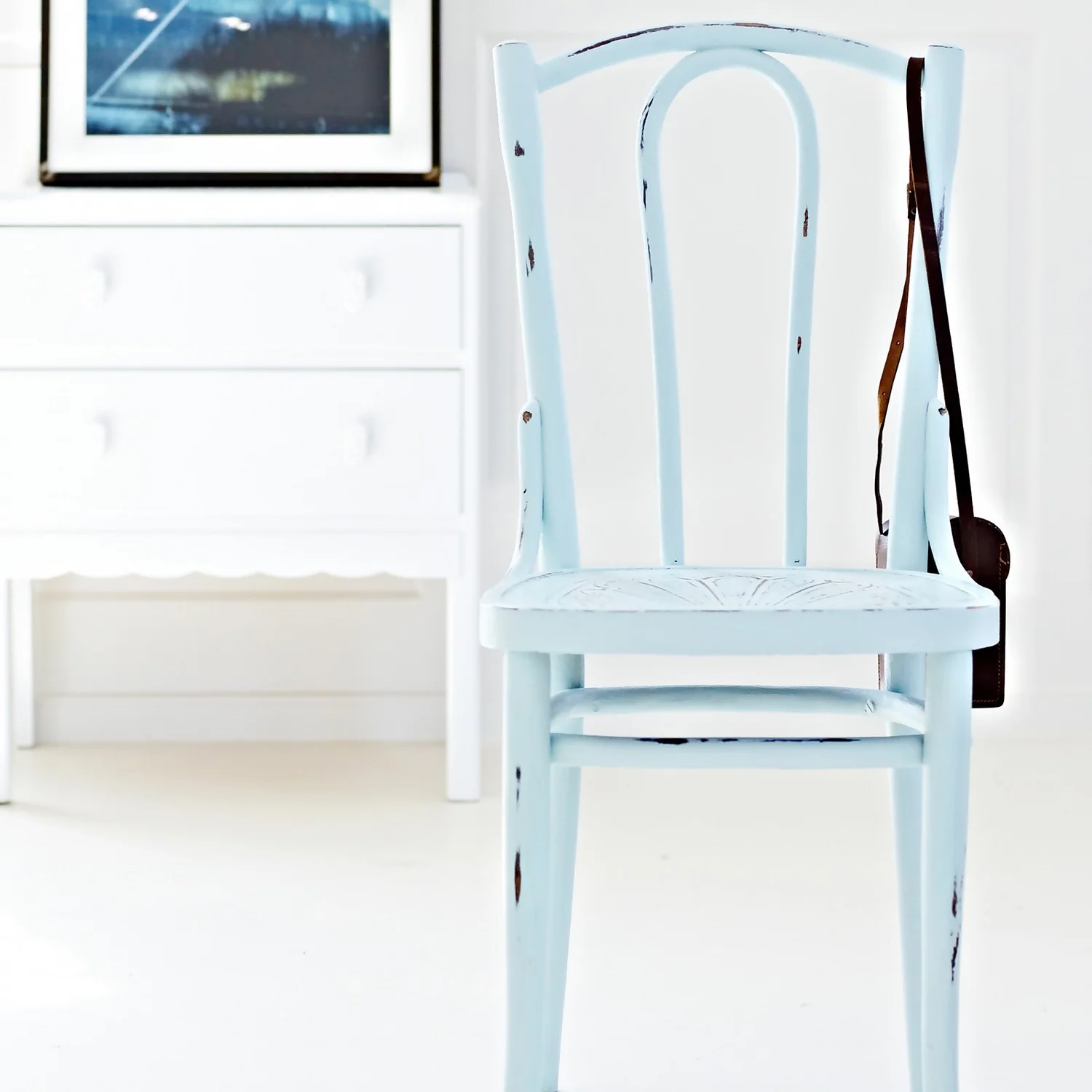 Rust-Oleum Chalky Furniture Paint - Duck Egg - 750ml 2 Rust-Oleum Chalky Furniture Paint - Duck Egg - 750ml - Image 2