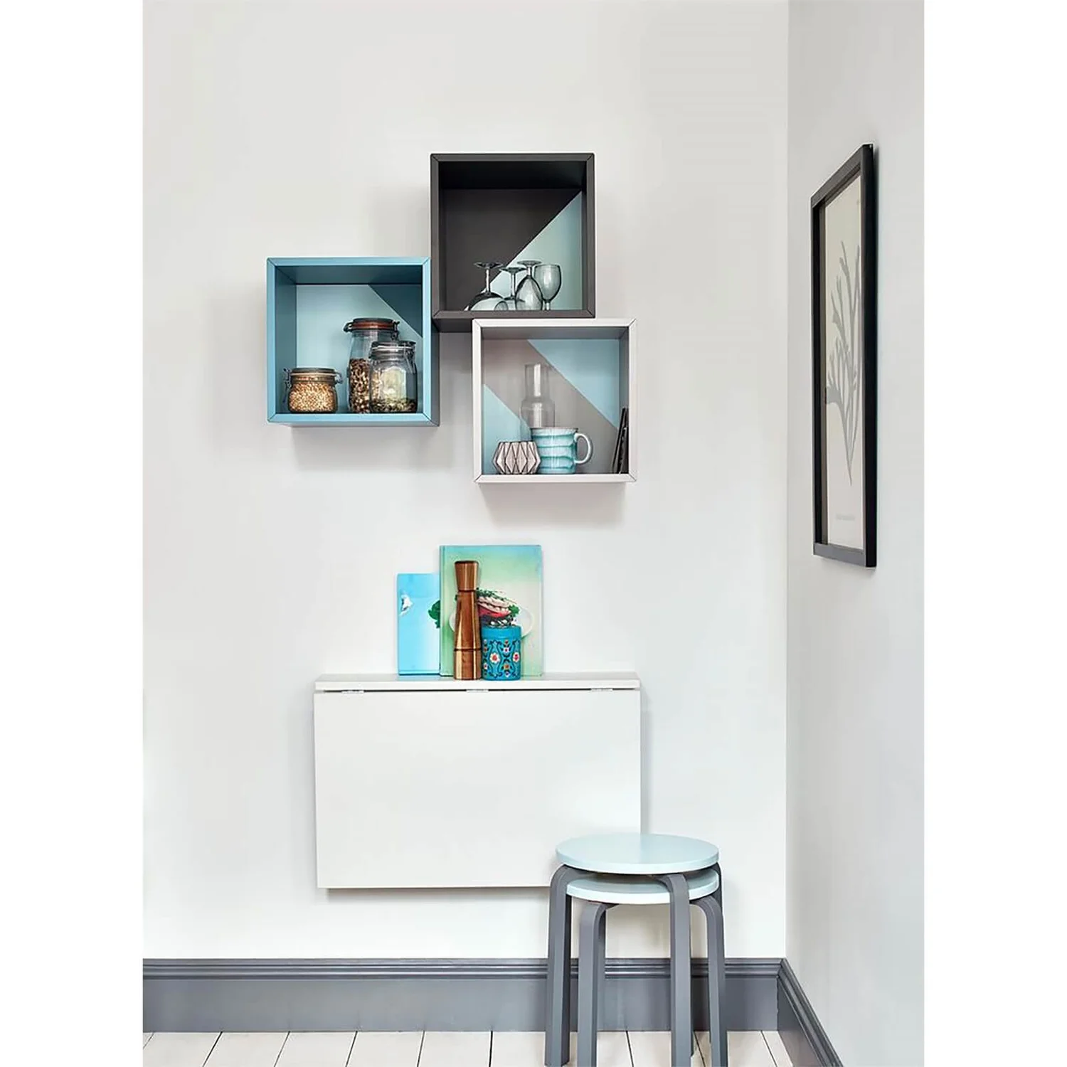 Dulux Easycare Kitchen White Cotton Matt Paint - 2.5L 2 Dulux Easycare Kitchen White Cotton Matt Paint - 2.5L - Image 2