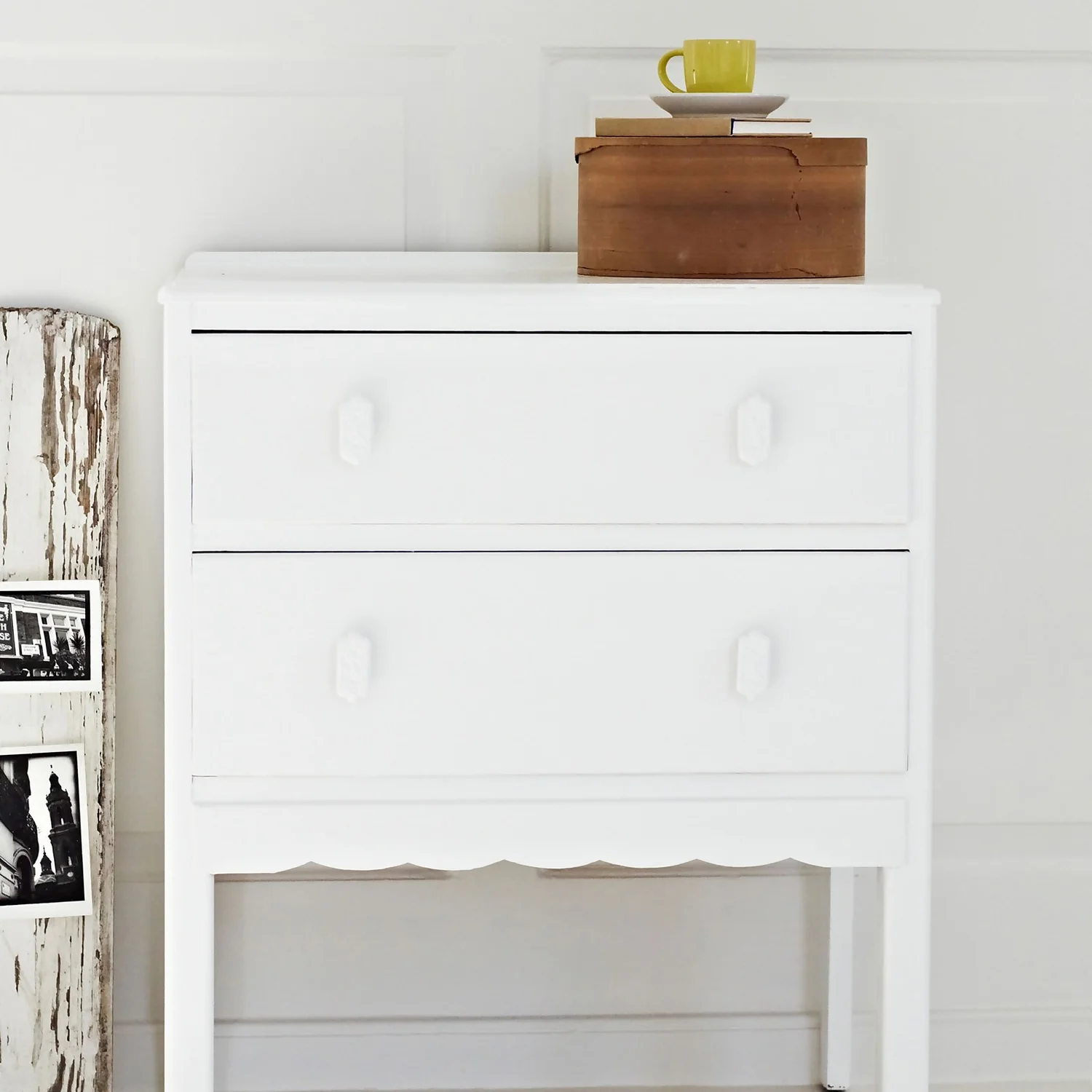 Rust-Oleum Satin Furniture Paint - Cotton - 750ml 2 Rust-Oleum Satin Furniture Paint - Cotton - 750ml - Image 2