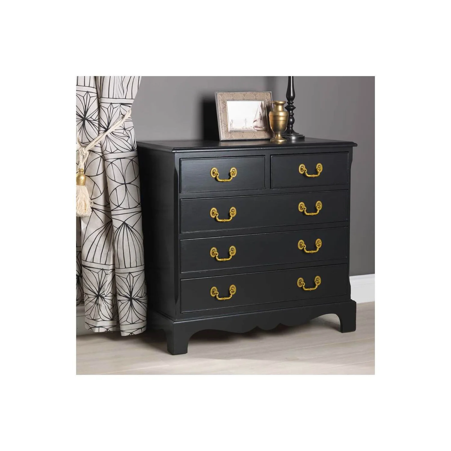 Rust-Oleum Gloss Furniture Paint - Liquorice - 125ml 3 Rust-Oleum Gloss Furniture Paint - Liquorice - 125ml - Image 3