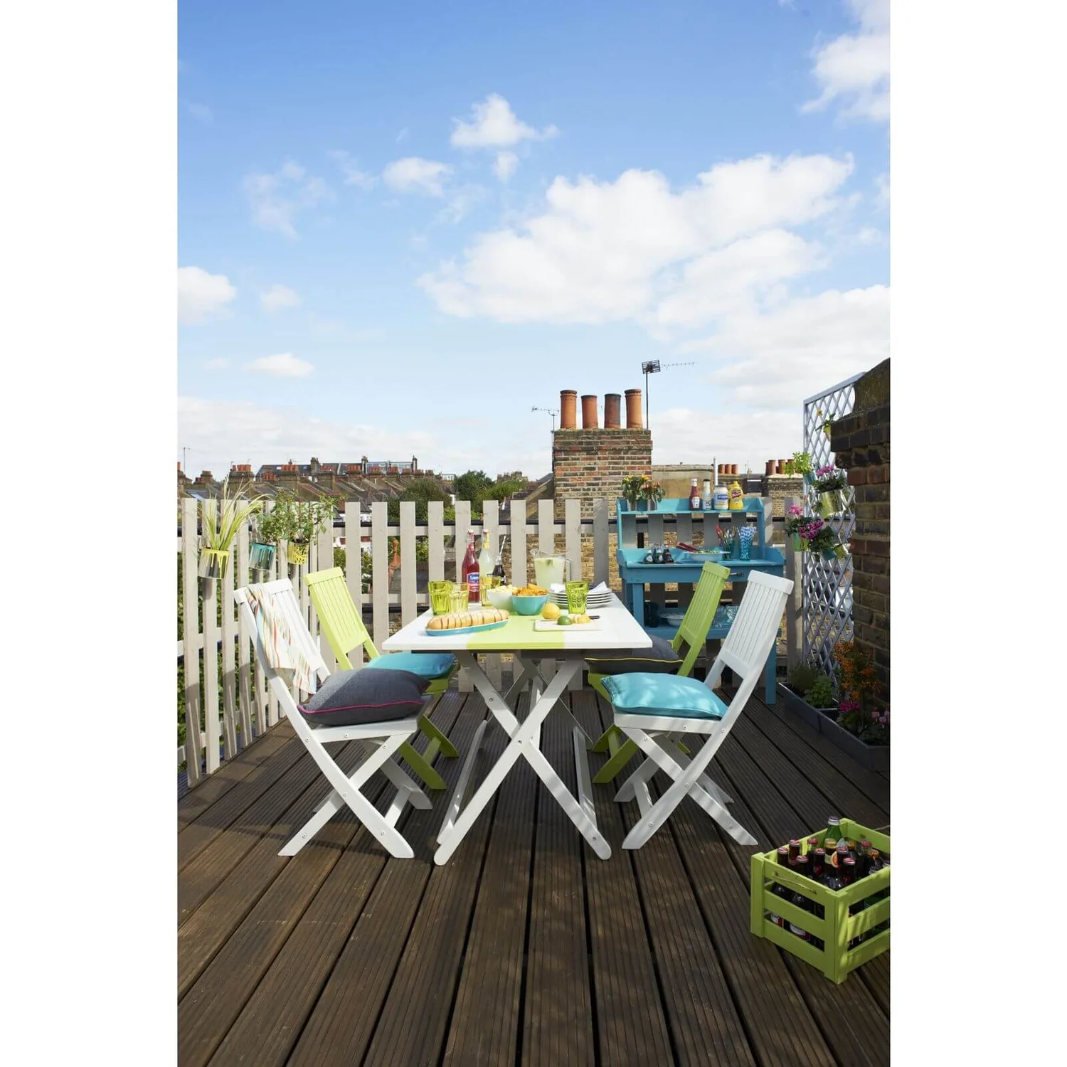 Cuprinol Anti Slip Decking Stain - Hampshire Oak - 2.5L 2 Cuprinol Anti Slip Decking Stain - Hampshire Oak - 2.5L - Image 2