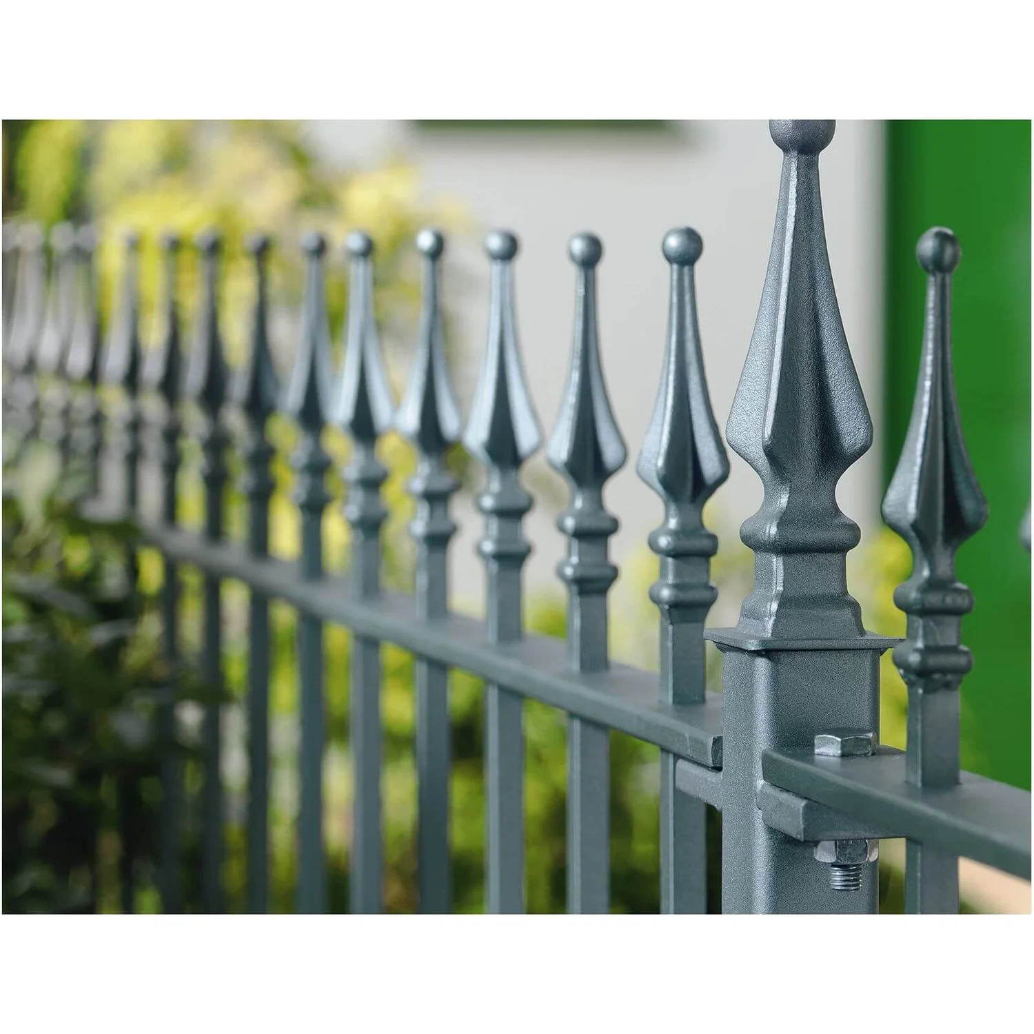 Hammerite Dark Green - Exterior Smooth Aerosol Paint - 400ml 2 Hammerite Dark Green - Exterior Smooth Aerosol Paint - 400ml - Image 2